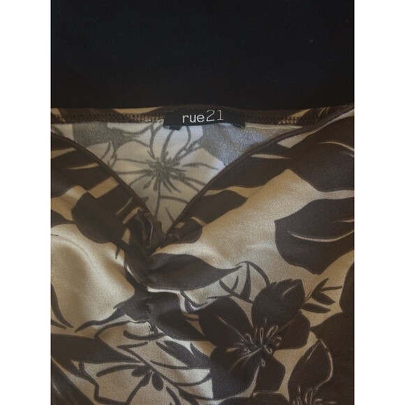 Rue 21 Silky Pajama Set. Beige & Brown Floral. Tank Top w/ Shorts Small - Picture 7 of 14